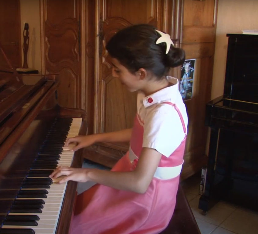 Noa Zanon al pianoforte